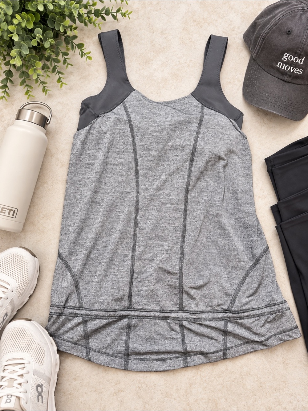 Lululemon Tank Heathered Gray Built-In Bra Size 6